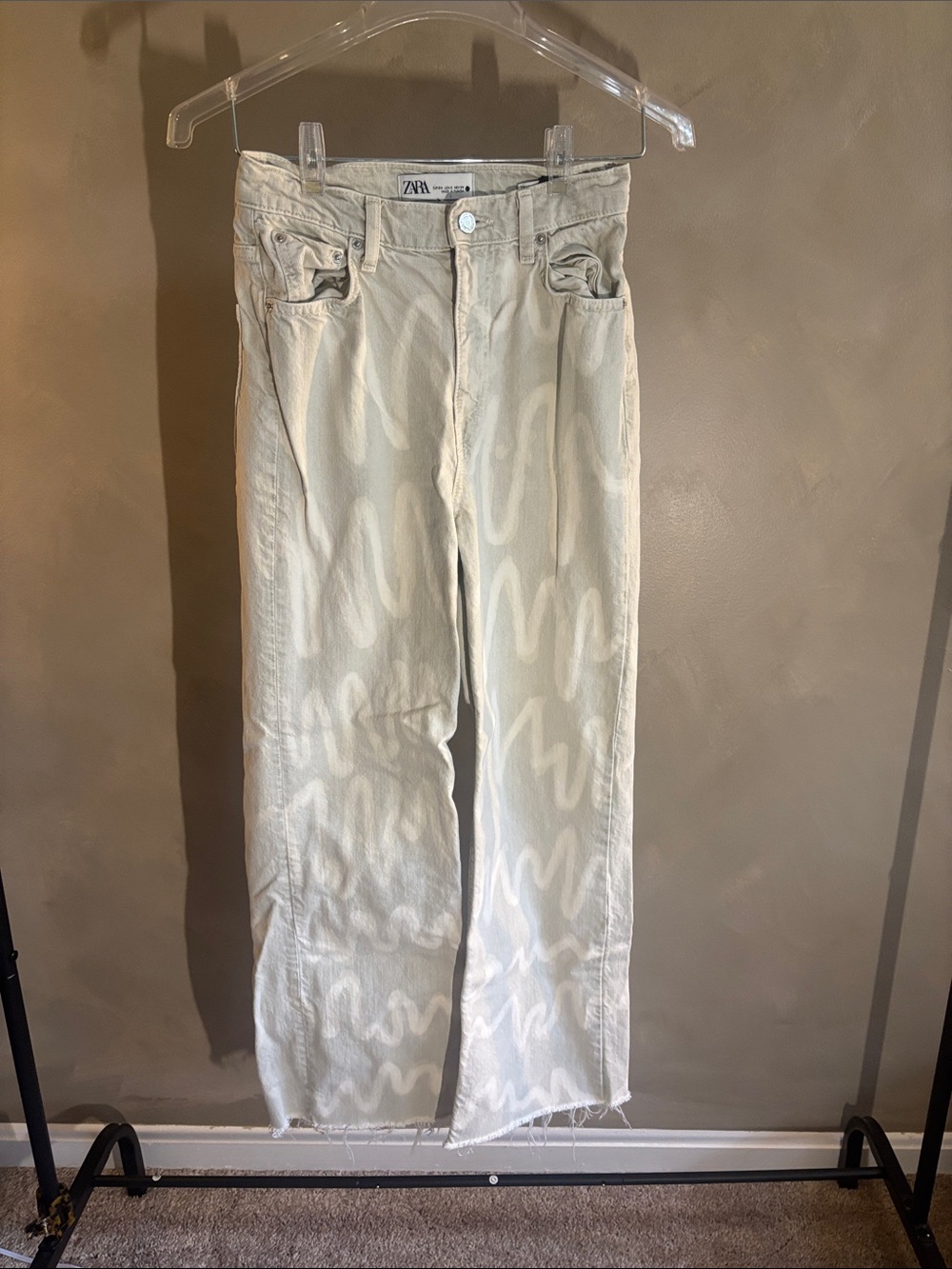 Zara Light Cream Straight-Leg Jeans with Subtle Wash
